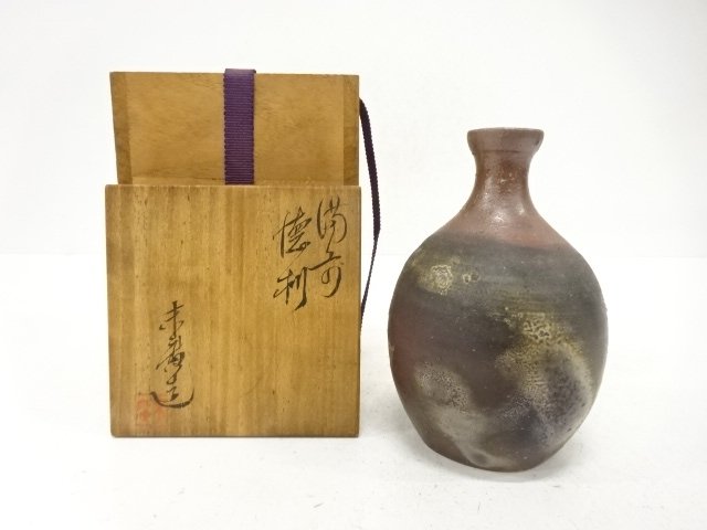 Bizen ware of a tokkuri